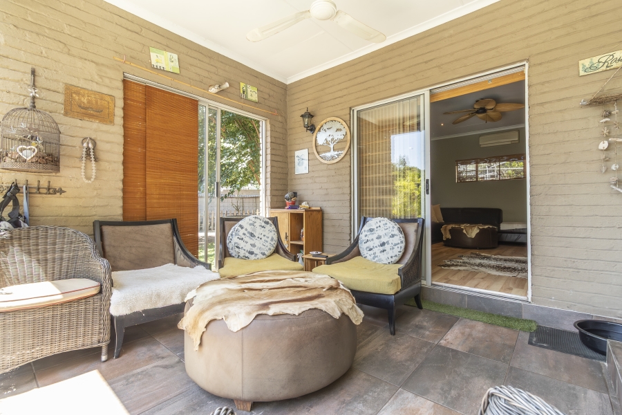 To Let 3 Bedroom Property for Rent in Maroeladal Gauteng