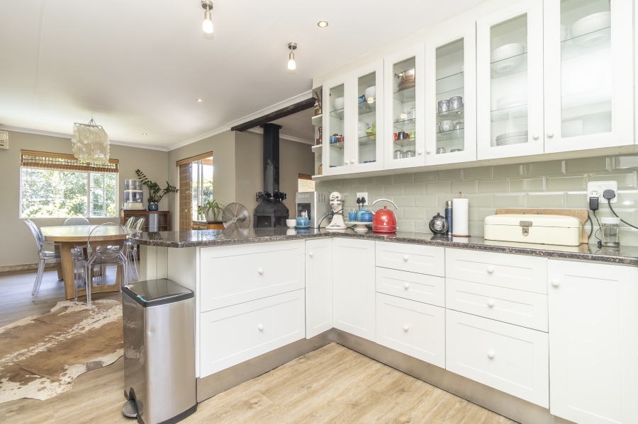 To Let 3 Bedroom Property for Rent in Maroeladal Gauteng