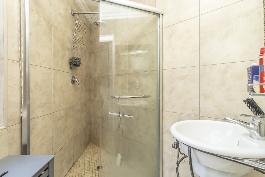 To Let 3 Bedroom Property for Rent in Maroeladal Gauteng