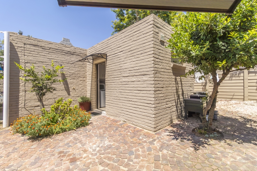 To Let 3 Bedroom Property for Rent in Maroeladal Gauteng