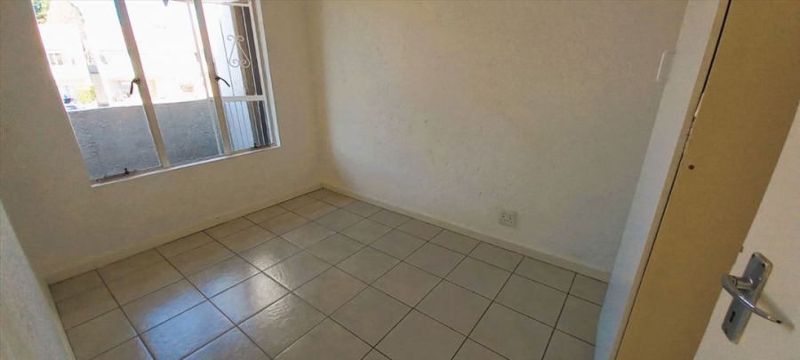2 Bedroom Property for Sale in Glen Marais Gauteng
