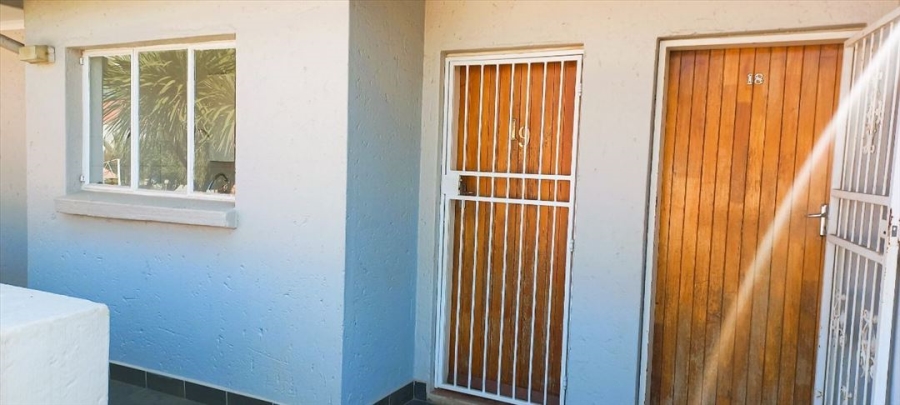 2 Bedroom Property for Sale in Glen Marais Gauteng