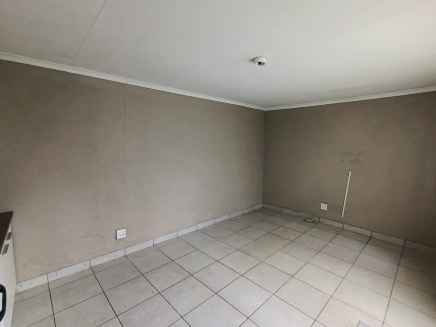To Let 1 Bedroom Property for Rent in Benoni West Gauteng