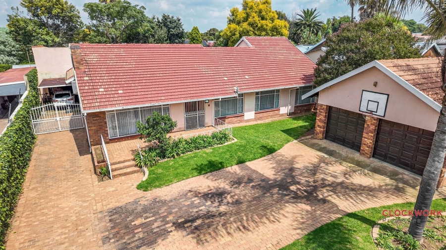 4 Bedroom Property for Sale in Selcourt Gauteng