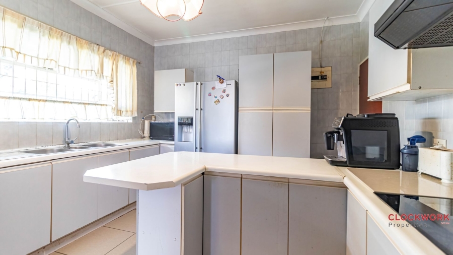 4 Bedroom Property for Sale in Selcourt Gauteng