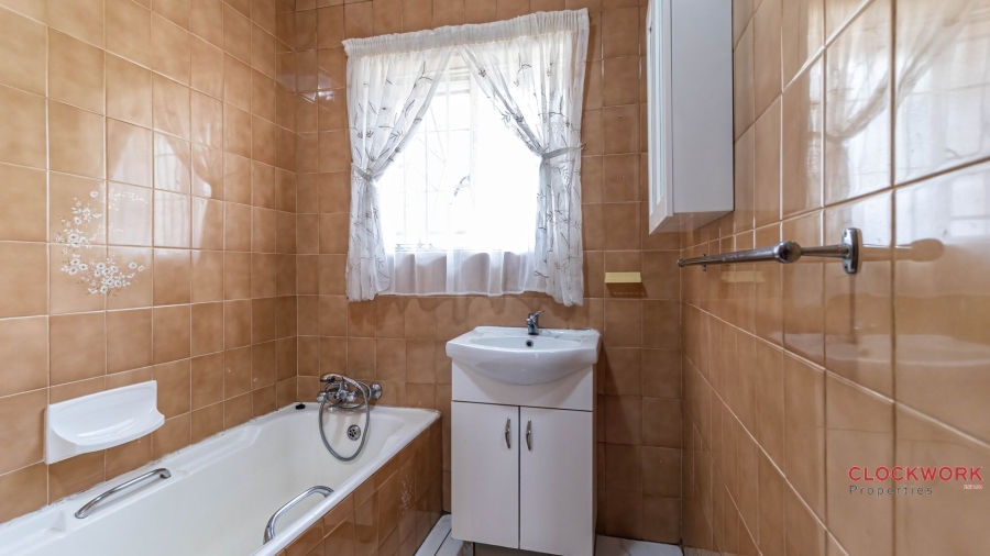 4 Bedroom Property for Sale in Selcourt Gauteng