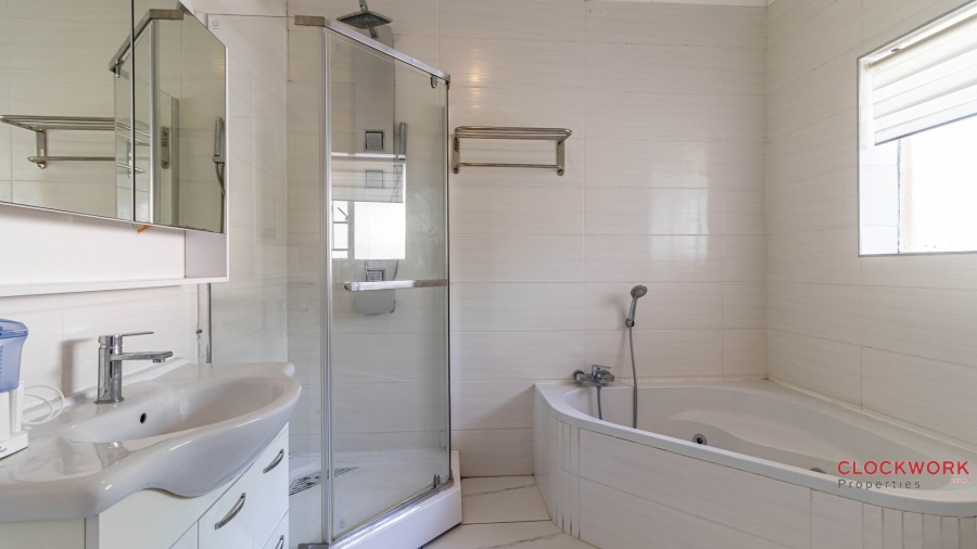 4 Bedroom Property for Sale in Selcourt Gauteng