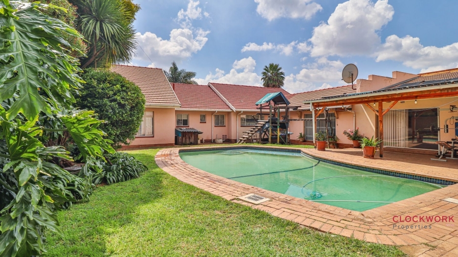 4 Bedroom Property for Sale in Selcourt Gauteng