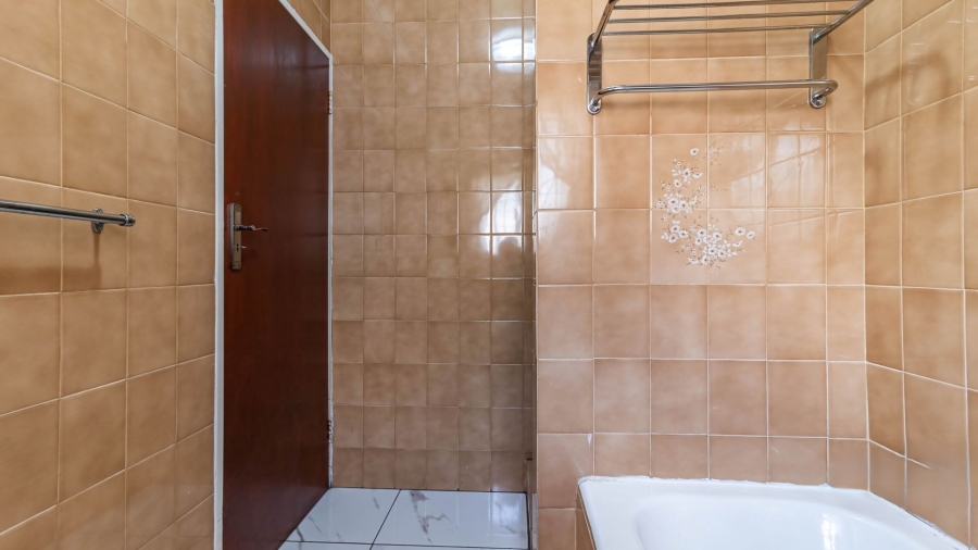 4 Bedroom Property for Sale in Selcourt Gauteng
