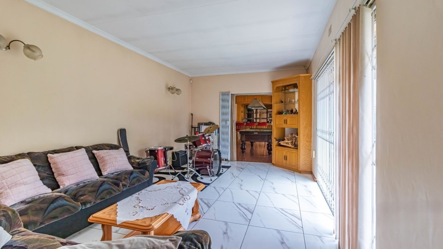 4 Bedroom Property for Sale in Selcourt Gauteng