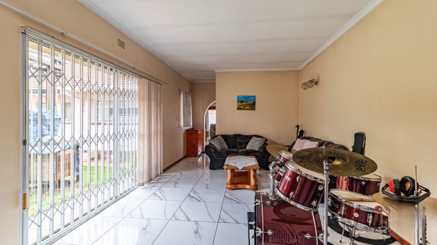 4 Bedroom Property for Sale in Selcourt Gauteng