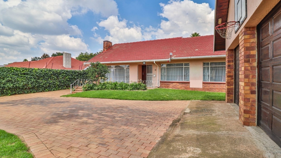 4 Bedroom Property for Sale in Selcourt Gauteng