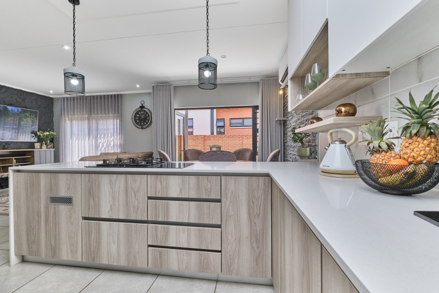 3 Bedroom Property for Sale in Barbeque Downs Gauteng