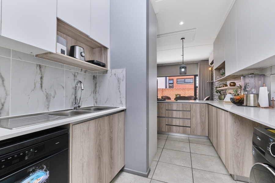 3 Bedroom Property for Sale in Barbeque Downs Gauteng