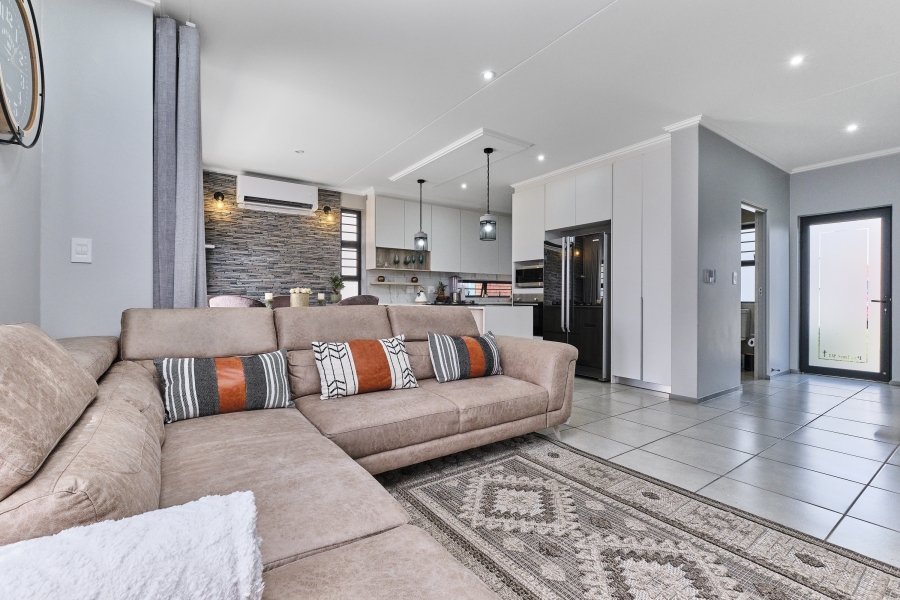 3 Bedroom Property for Sale in Barbeque Downs Gauteng