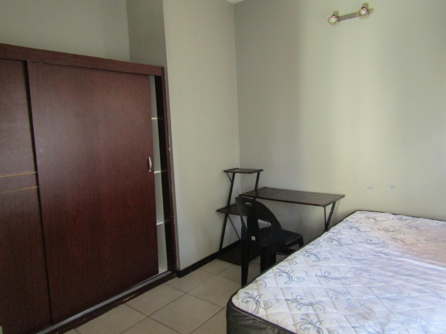 To Let 1 Bedroom Property for Rent in Braamfontein Gauteng