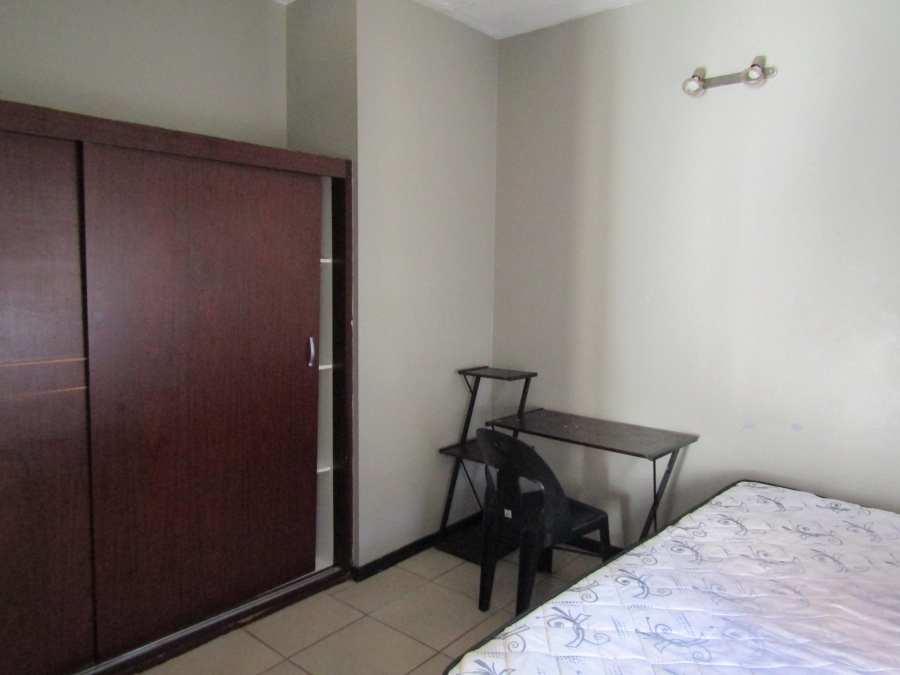 To Let 1 Bedroom Property for Rent in Braamfontein Gauteng