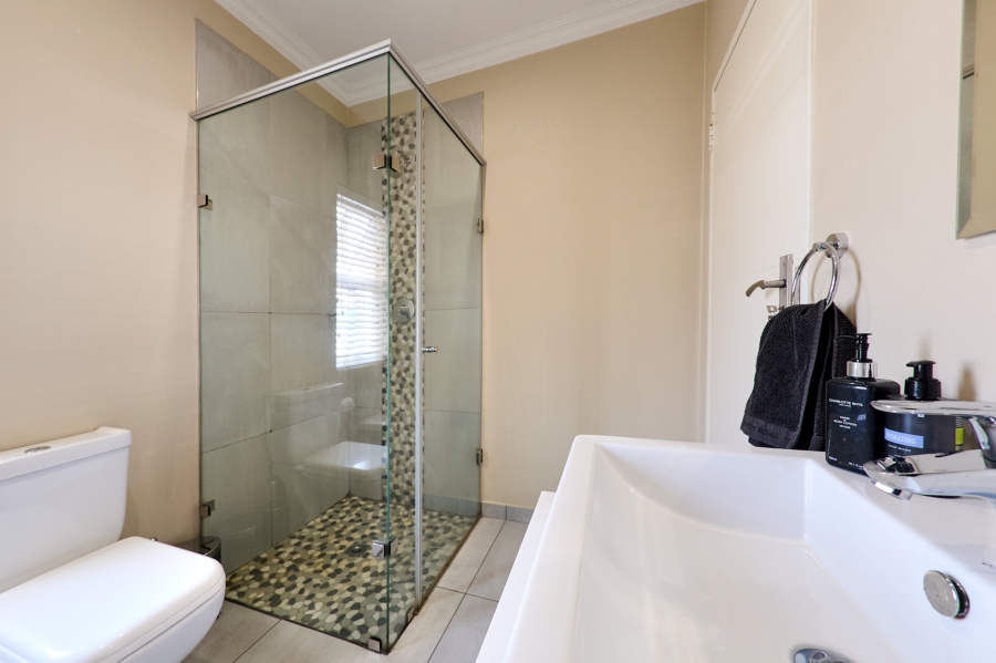 3 Bedroom Property for Sale in Broadacres Gauteng