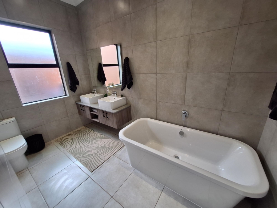 3 Bedroom Property for Sale in Six Fountains Residential Estate Gauteng