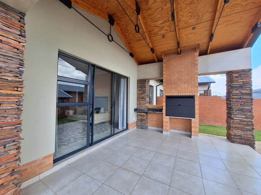 3 Bedroom Property for Sale in Six Fountains Residential Estate Gauteng