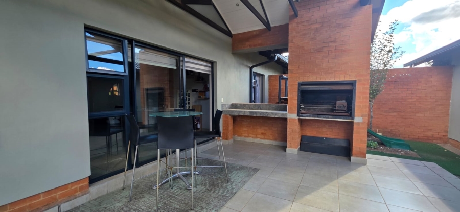 3 Bedroom Property for Sale in Six Fountains Residential Estate Gauteng
