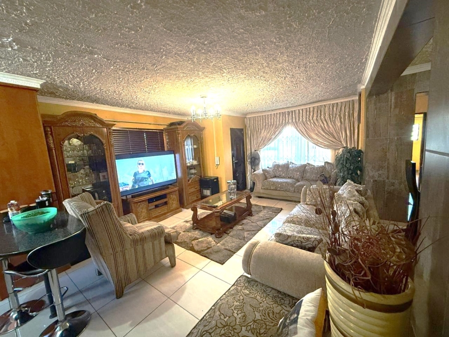 4 Bedroom Property for Sale in Commercia Gauteng