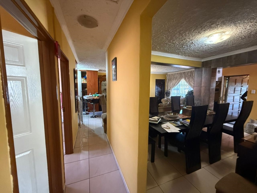 4 Bedroom Property for Sale in Commercia Gauteng