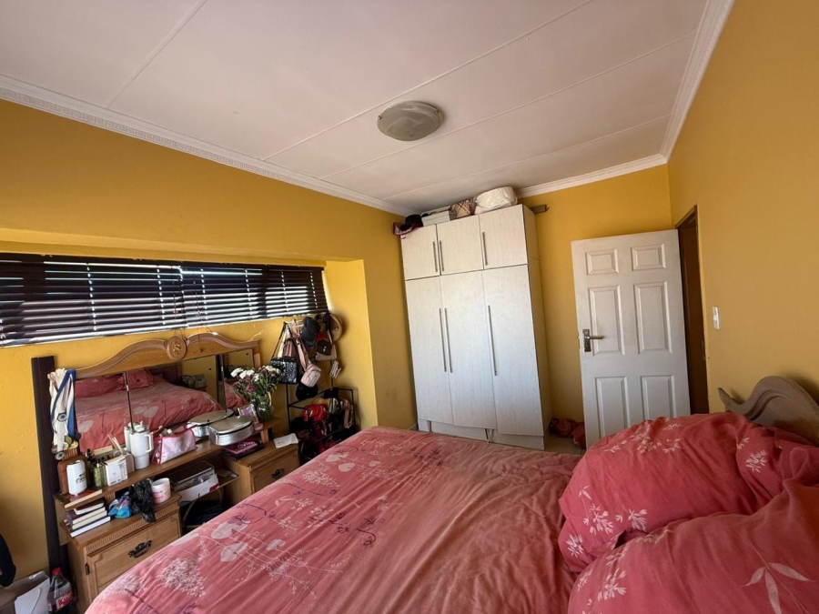4 Bedroom Property for Sale in Commercia Gauteng