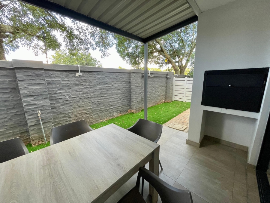 2 Bedroom Property for Sale in Alphen Park Gauteng