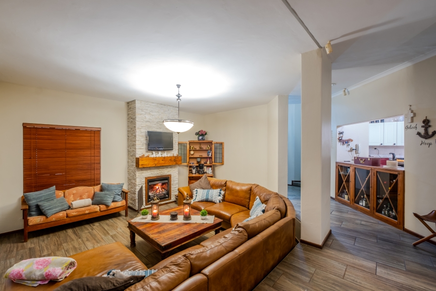 5 Bedroom Property for Sale in Moreleta Park Gauteng