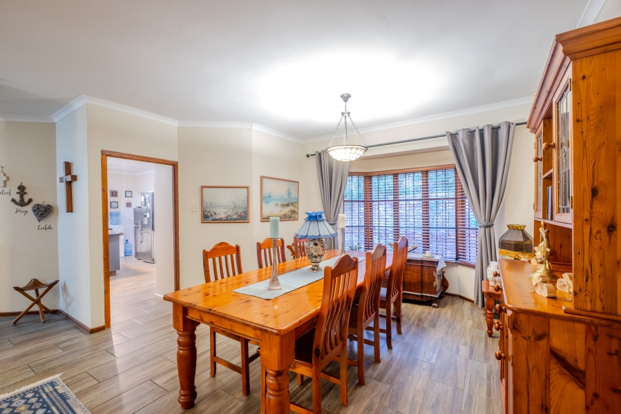 5 Bedroom Property for Sale in Moreleta Park Gauteng