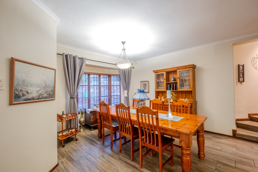 5 Bedroom Property for Sale in Moreleta Park Gauteng