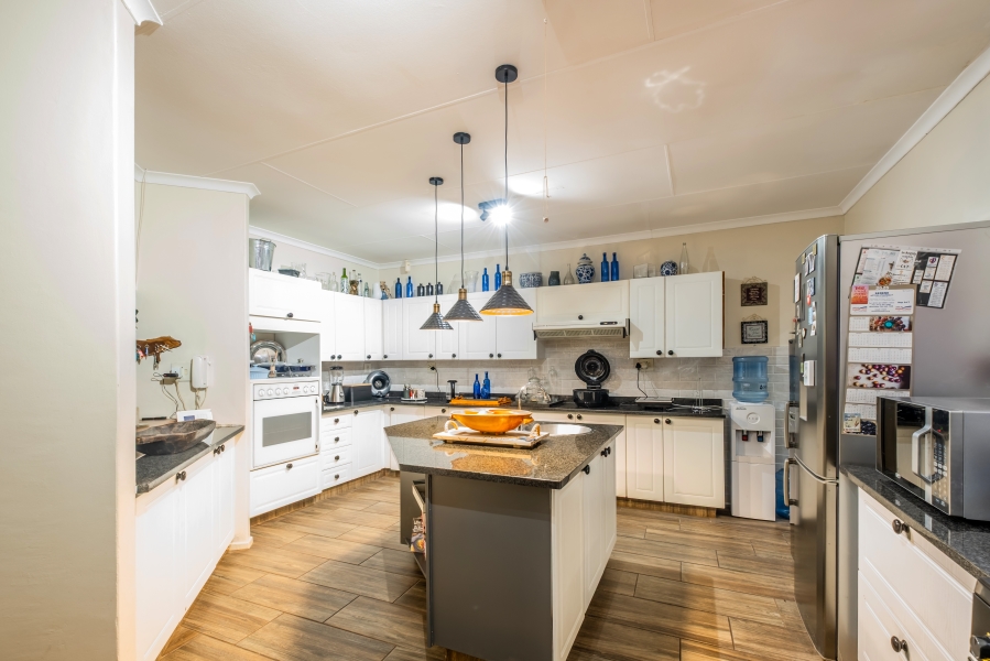 5 Bedroom Property for Sale in Moreleta Park Gauteng