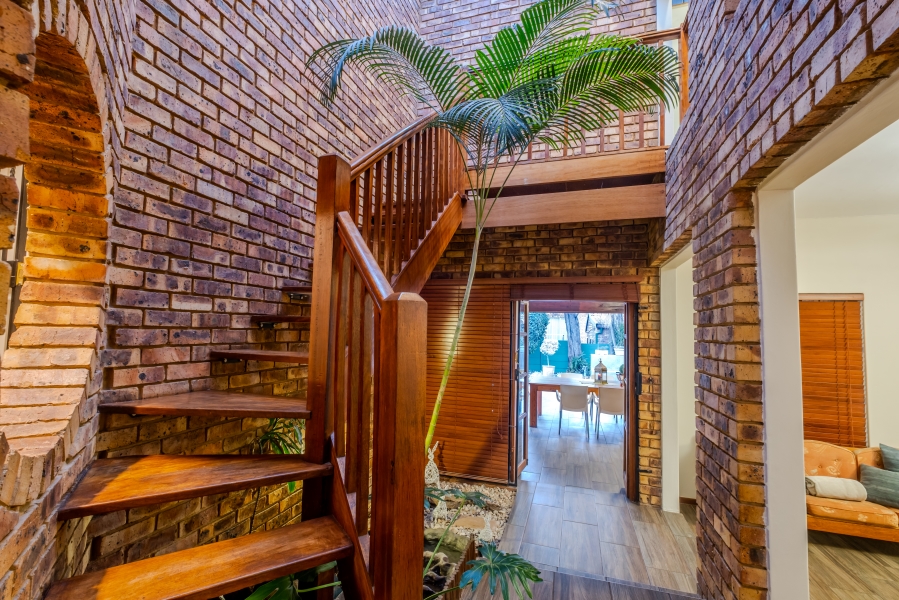 5 Bedroom Property for Sale in Moreleta Park Gauteng