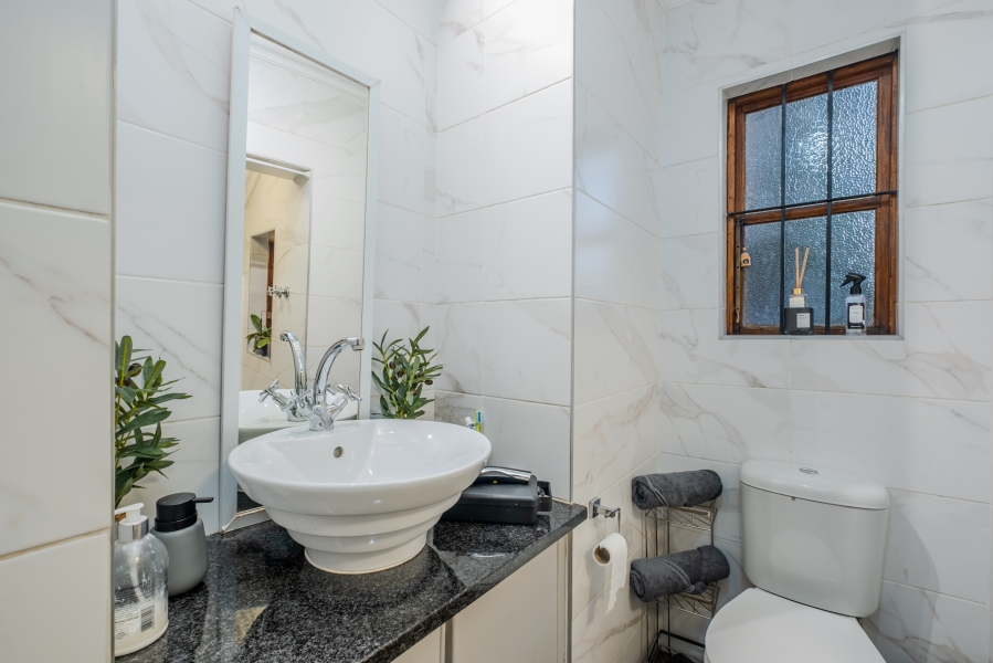 5 Bedroom Property for Sale in Moreleta Park Gauteng