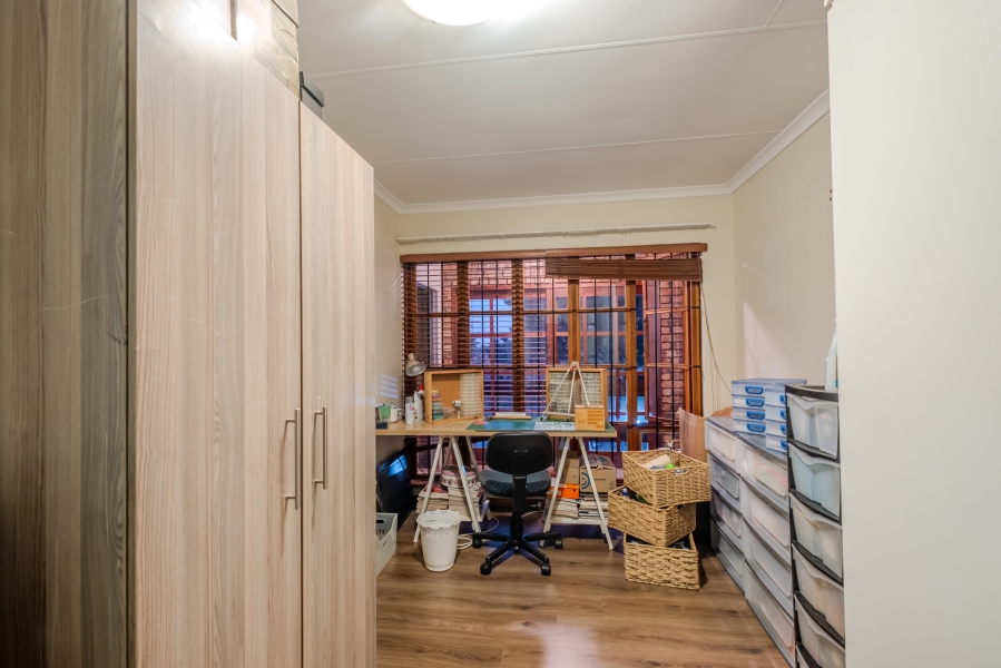 5 Bedroom Property for Sale in Moreleta Park Gauteng