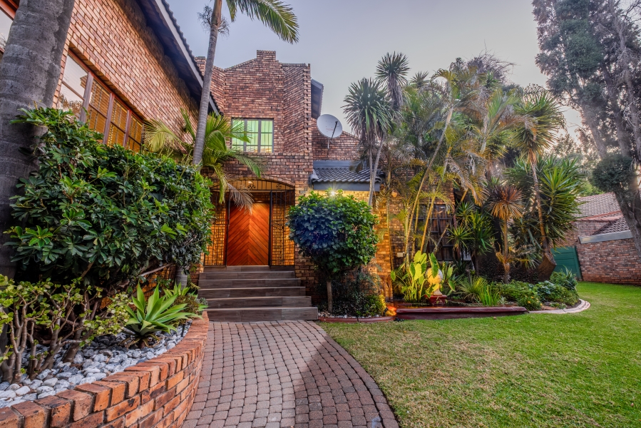 5 Bedroom Property for Sale in Moreleta Park Gauteng