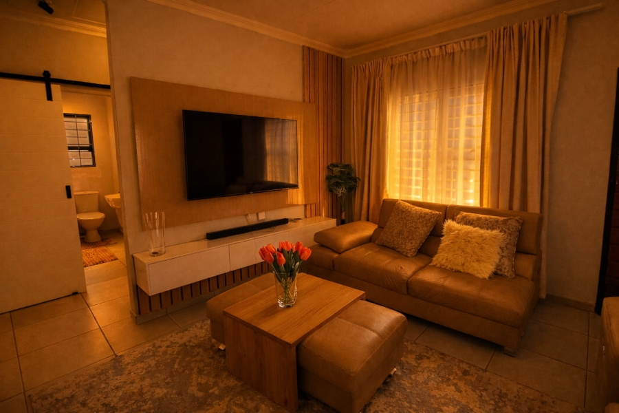 To Let 2 Bedroom Property for Rent in Fleurhof Gauteng