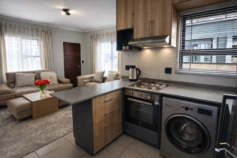 To Let 2 Bedroom Property for Rent in Fleurhof Gauteng