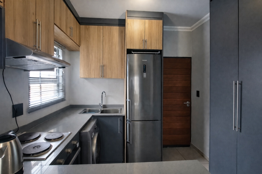 To Let 2 Bedroom Property for Rent in Fleurhof Gauteng