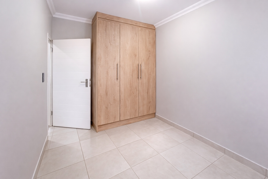 To Let 2 Bedroom Property for Rent in Fleurhof Gauteng