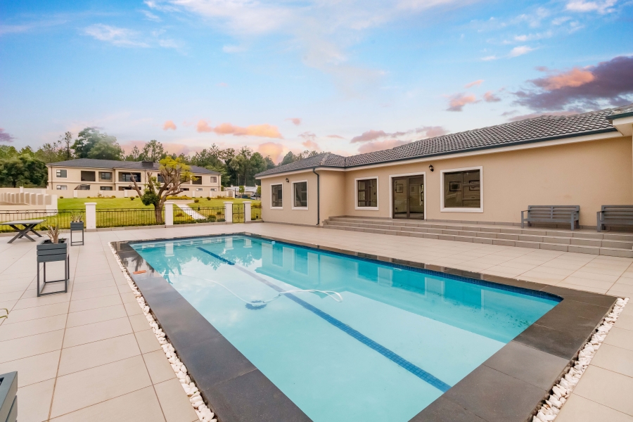 4 Bedroom Property for Sale in Carlswald Gauteng