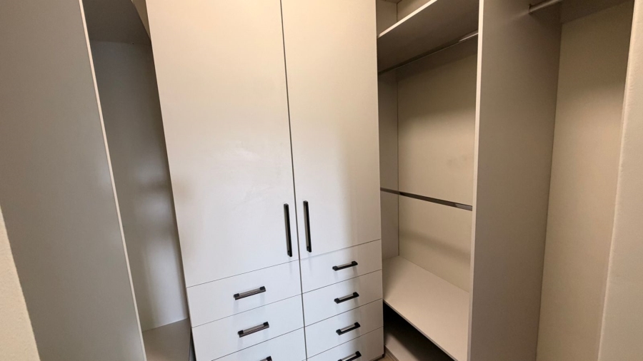 To Let 2 Bedroom Property for Rent in Sandown Gauteng