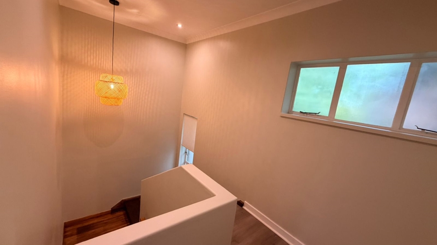 To Let 2 Bedroom Property for Rent in Sandown Gauteng