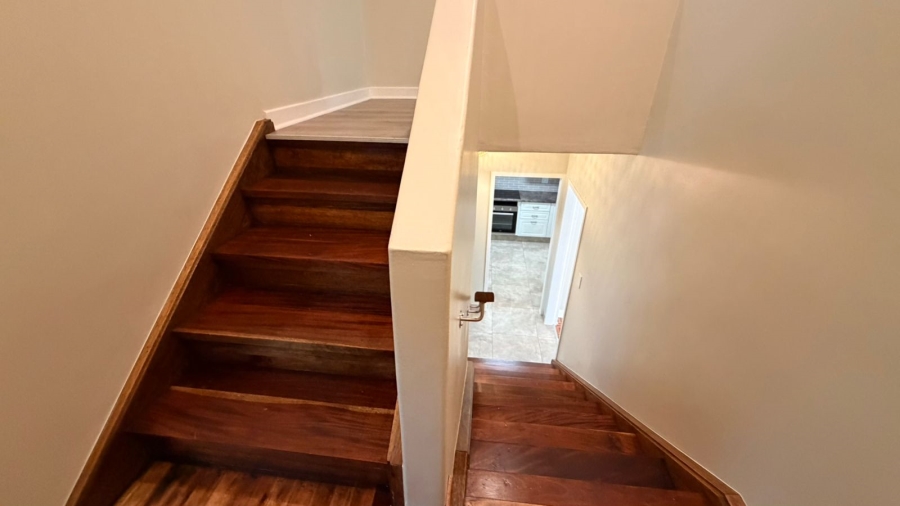 To Let 2 Bedroom Property for Rent in Sandown Gauteng