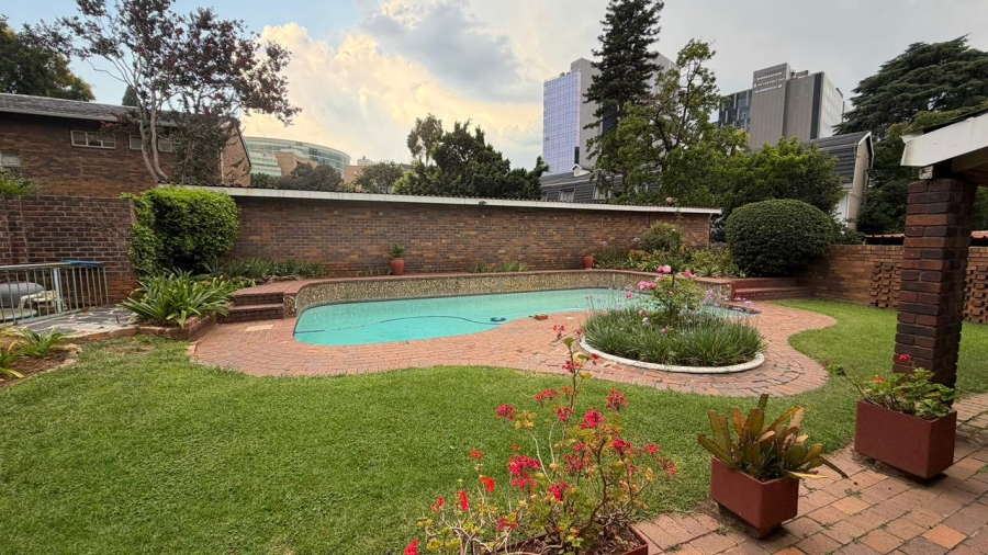 To Let 2 Bedroom Property for Rent in Sandown Gauteng