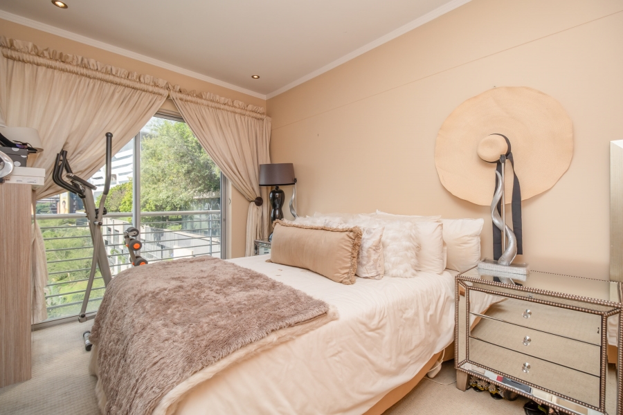 2 Bedroom Property for Sale in Sandhurst Gauteng