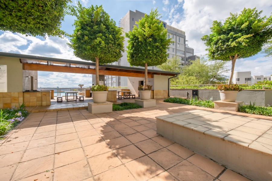 2 Bedroom Property for Sale in Sandhurst Gauteng