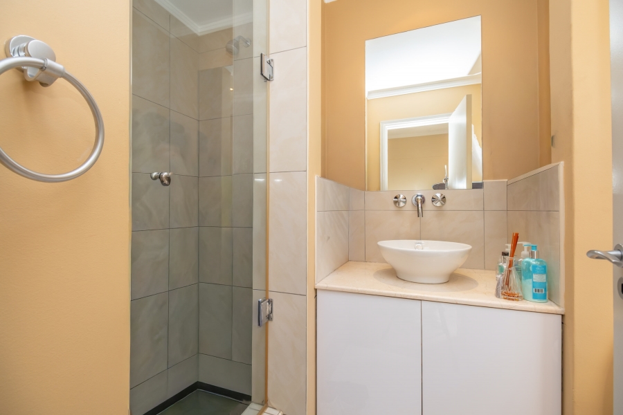 2 Bedroom Property for Sale in Sandhurst Gauteng