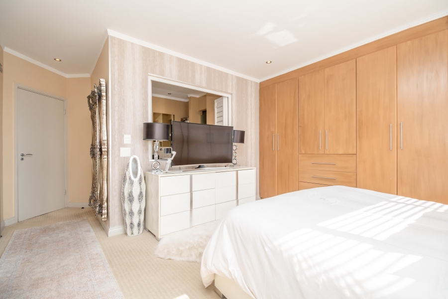 2 Bedroom Property for Sale in Sandhurst Gauteng